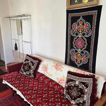 Hostel Tasmin Mexr Samarkand Esterno foto