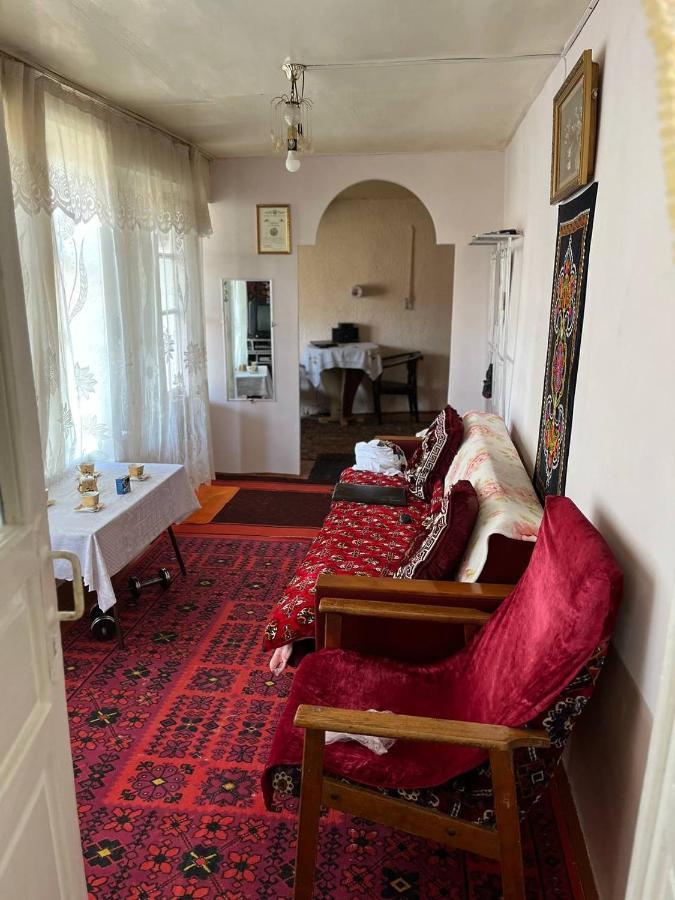 Hostel Tasmin Mexr Samarkand Esterno foto