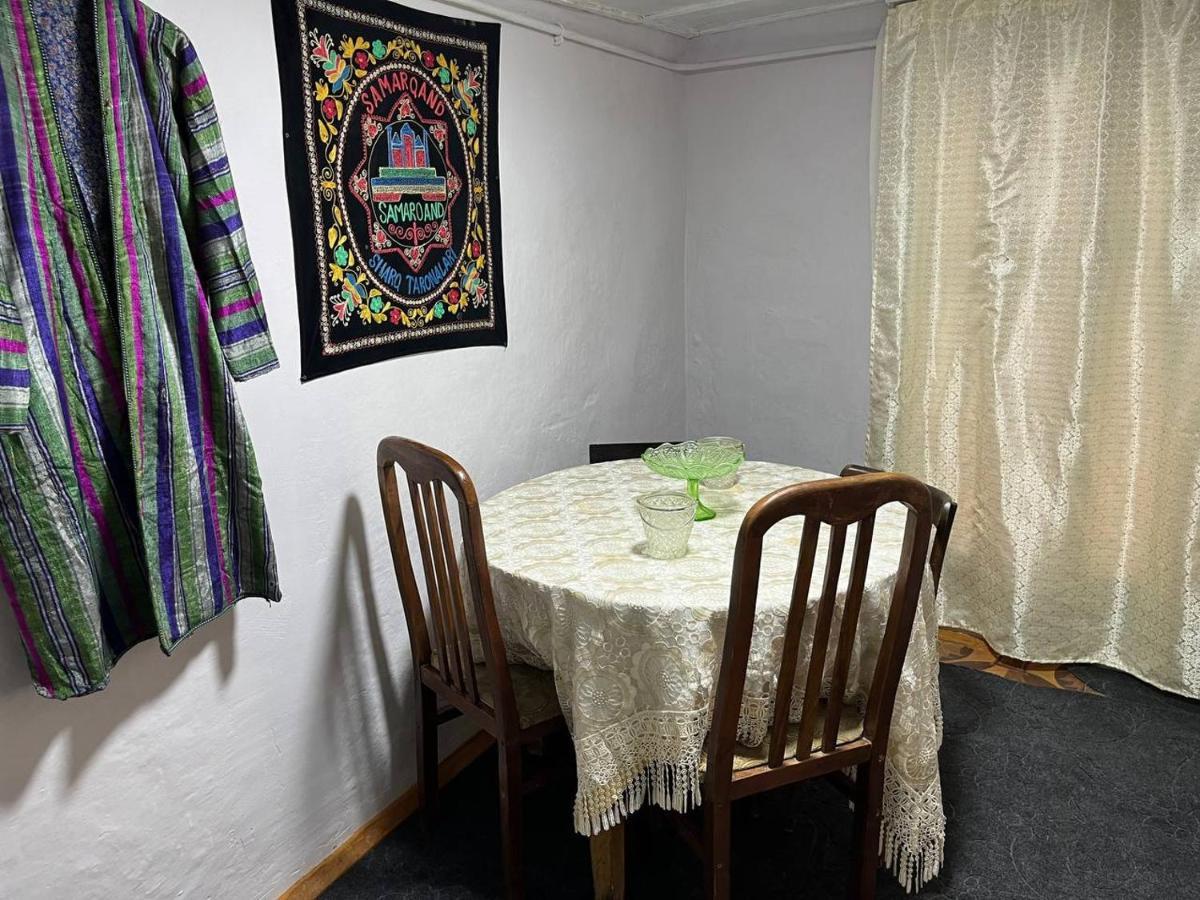 Hostel Tasmin Mexr Samarkand Esterno foto