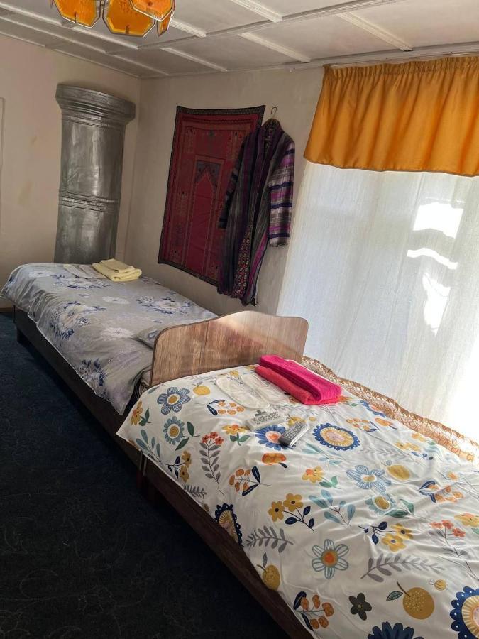 Hostel Tasmin Mexr Samarkand Esterno foto